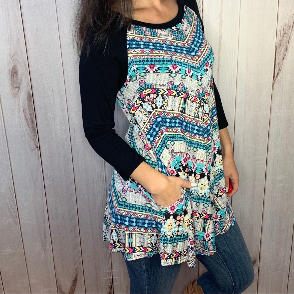 Tribal print raglan top - Picture 2 of 8